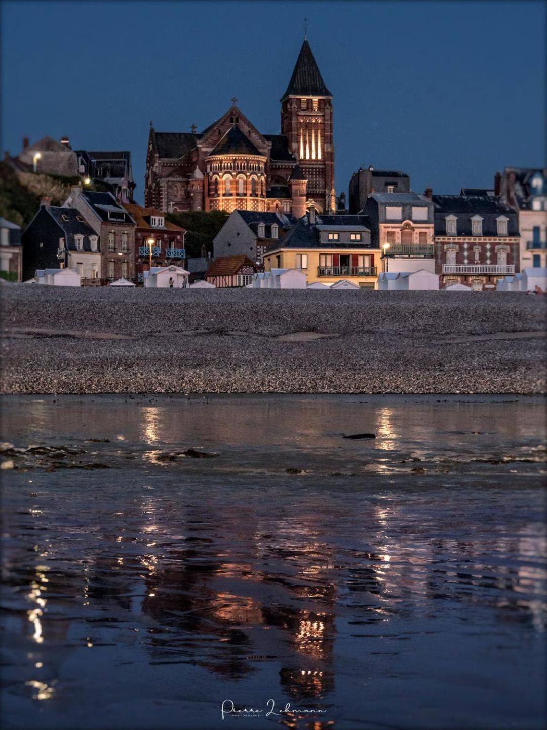 La Verriere. Les Locations Isahora C'Est Aussi Plusieurs Appart' De Standing A 2 Pas Du Chateau D'Eu, Des Falaises Du Treport, De Mers Les Bains Et Aux Portes De La Baie De Somme Ε (Σεν Μαριτίμ) Εξωτερικό φωτογραφία